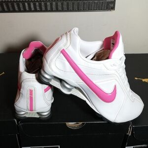NIKE SHOX NZ WOMEN'S US SIZE 7.5 GREAT COND